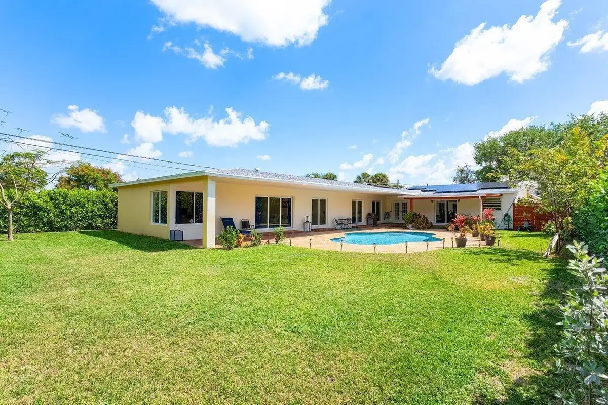 1650 NE 3rd Ave, Delray Beach: photo 1 of 27