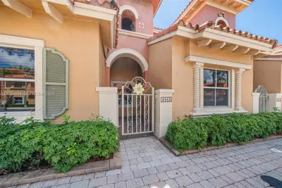 4948 Tradewinds Ter #504, Dania Beach: photo 1 of 29