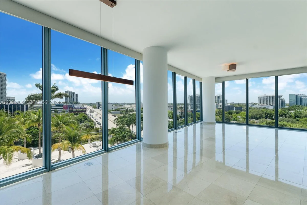 601 NE 36th St #801, Miami: photo 1 of 25