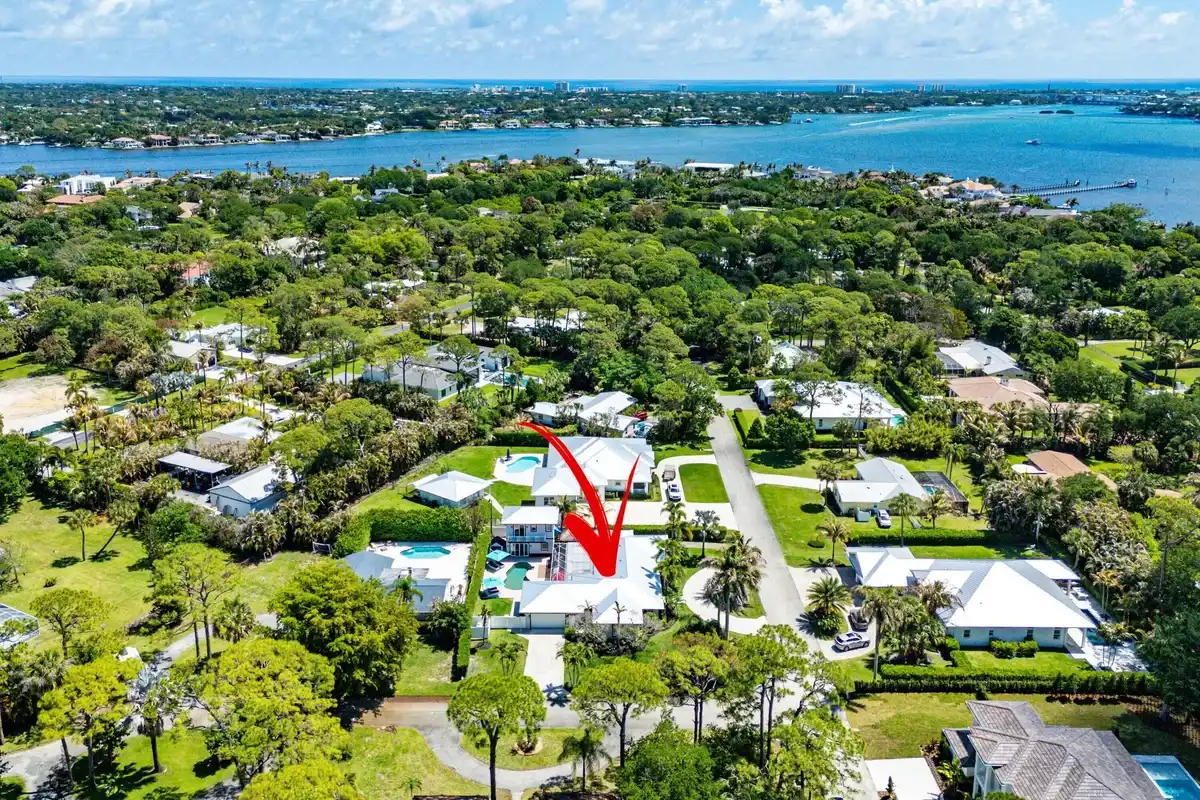5495 Hibiscus Rd, Jupiter: photo 1 of 45
