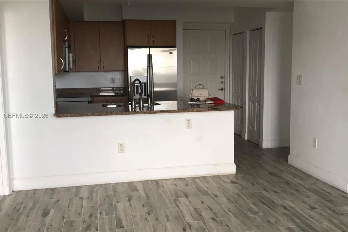 1830 Radius Dr #407, Hollywood: photo 1 of 33