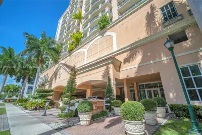 17555 Atlantic Blvd #707, Sunny Isles Beach: photo 1 of 37