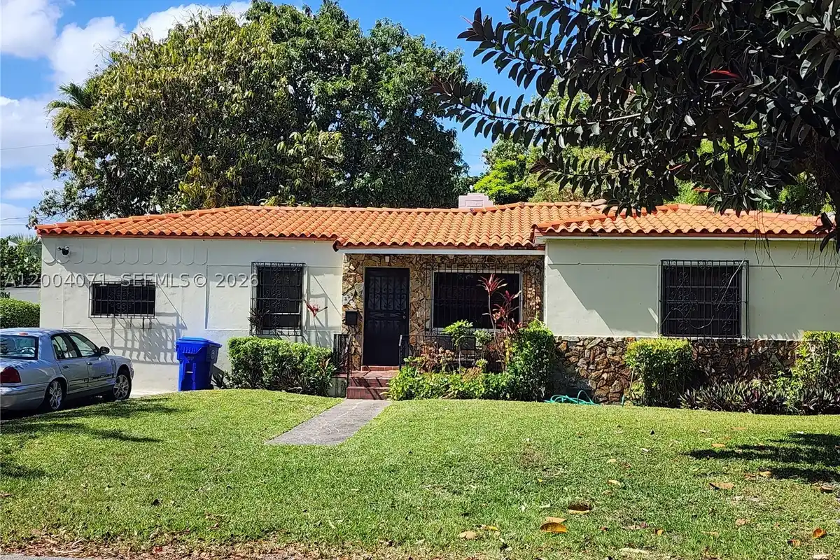 House in Miami: photo 1 of 8