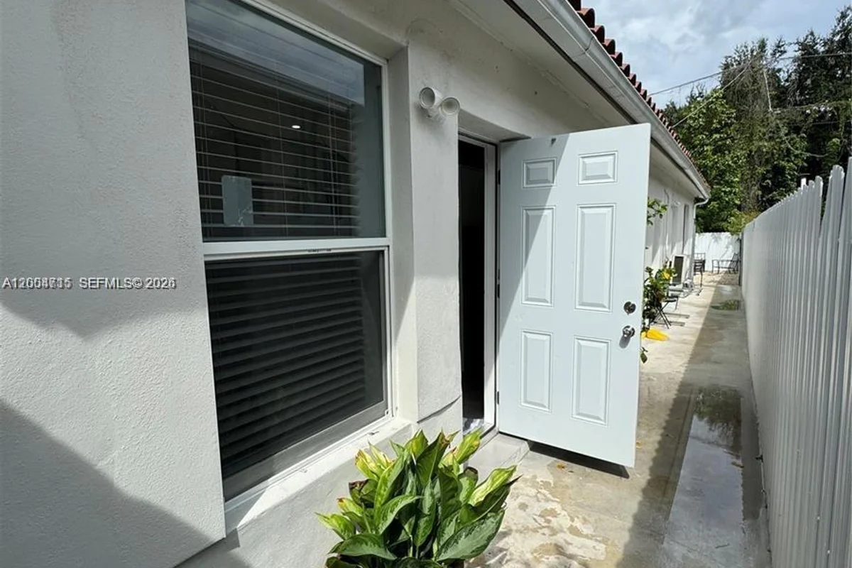 6335 N Miami Ave #3, Miami: photo 1 of 10