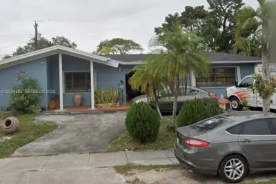 12325 SW 42nd St, Miami: photo 1 of 1