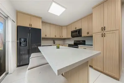 4089 Forest Hill Dr, Cooper City: photo 1 of 22