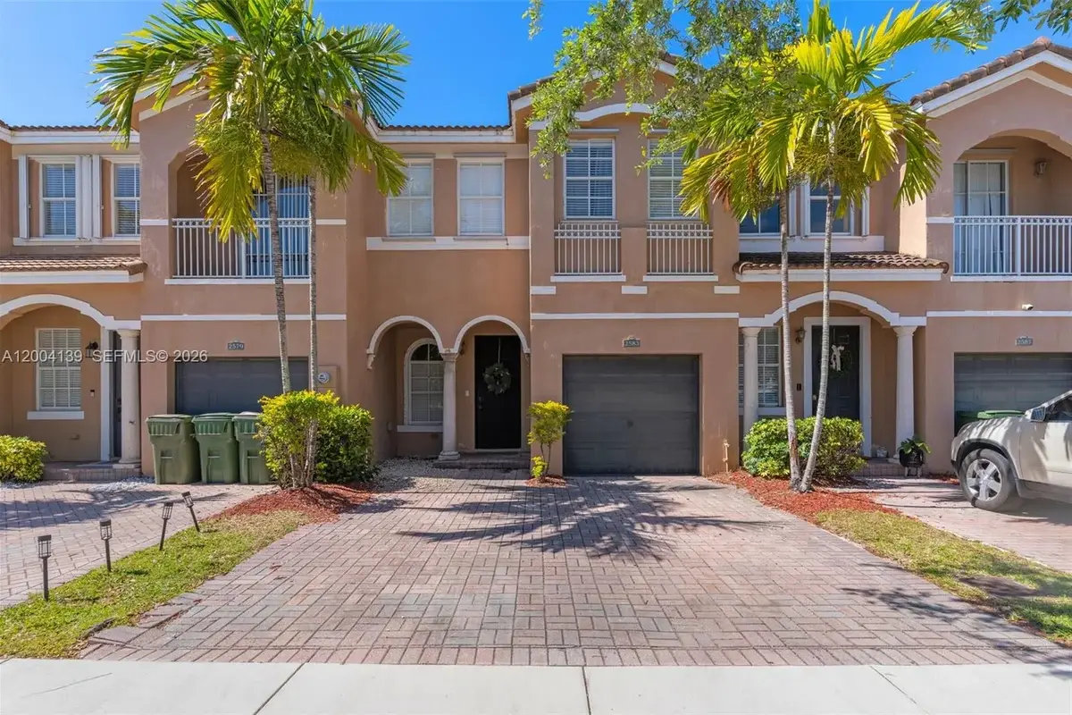 2583 SE 13th Ct, Homestead: photo 1 of 38