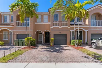2583 SE 13th Ct, Homestead: photo 1 of 38