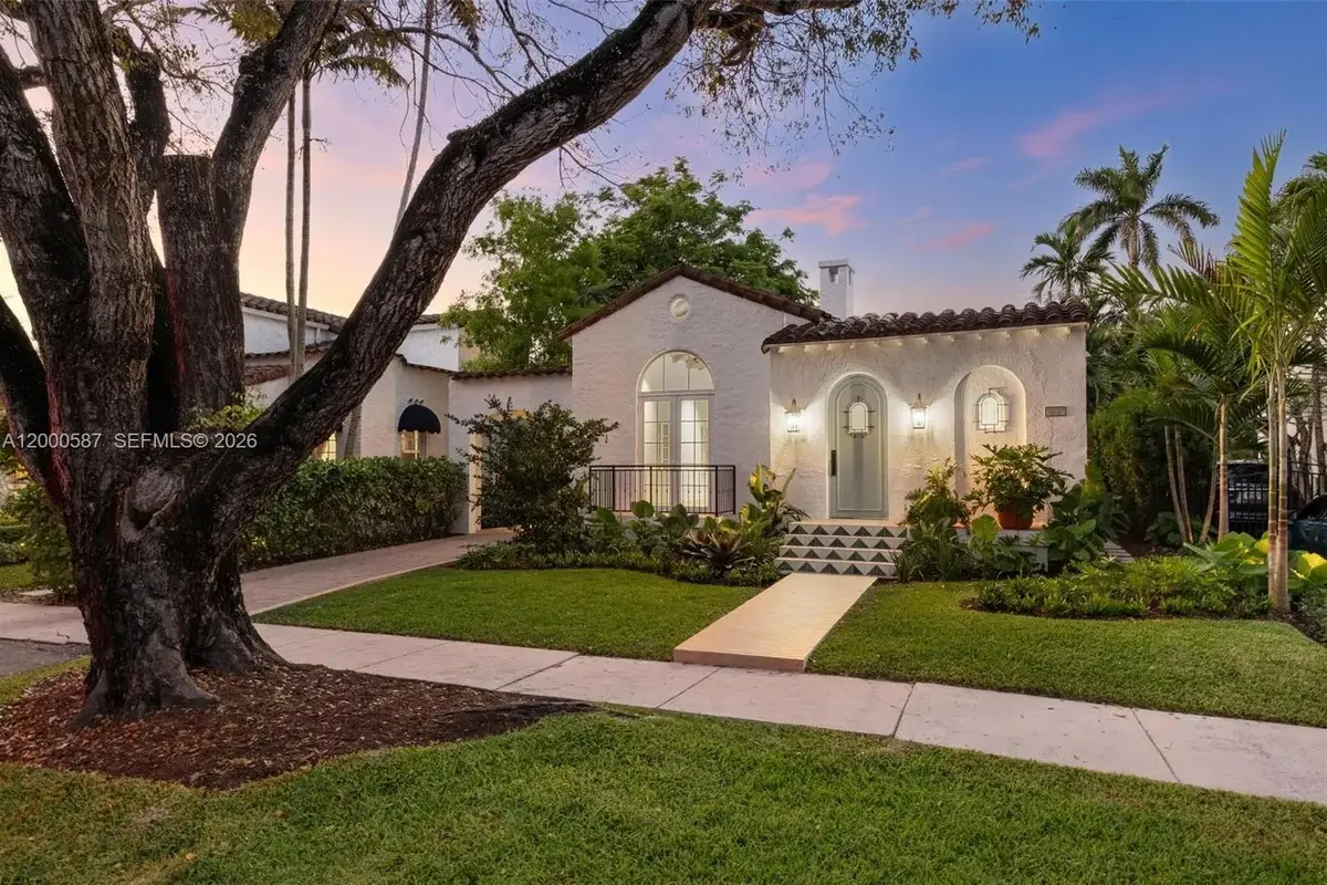 909 Roderigo Ave, Coral Gables: photo 1 of 34