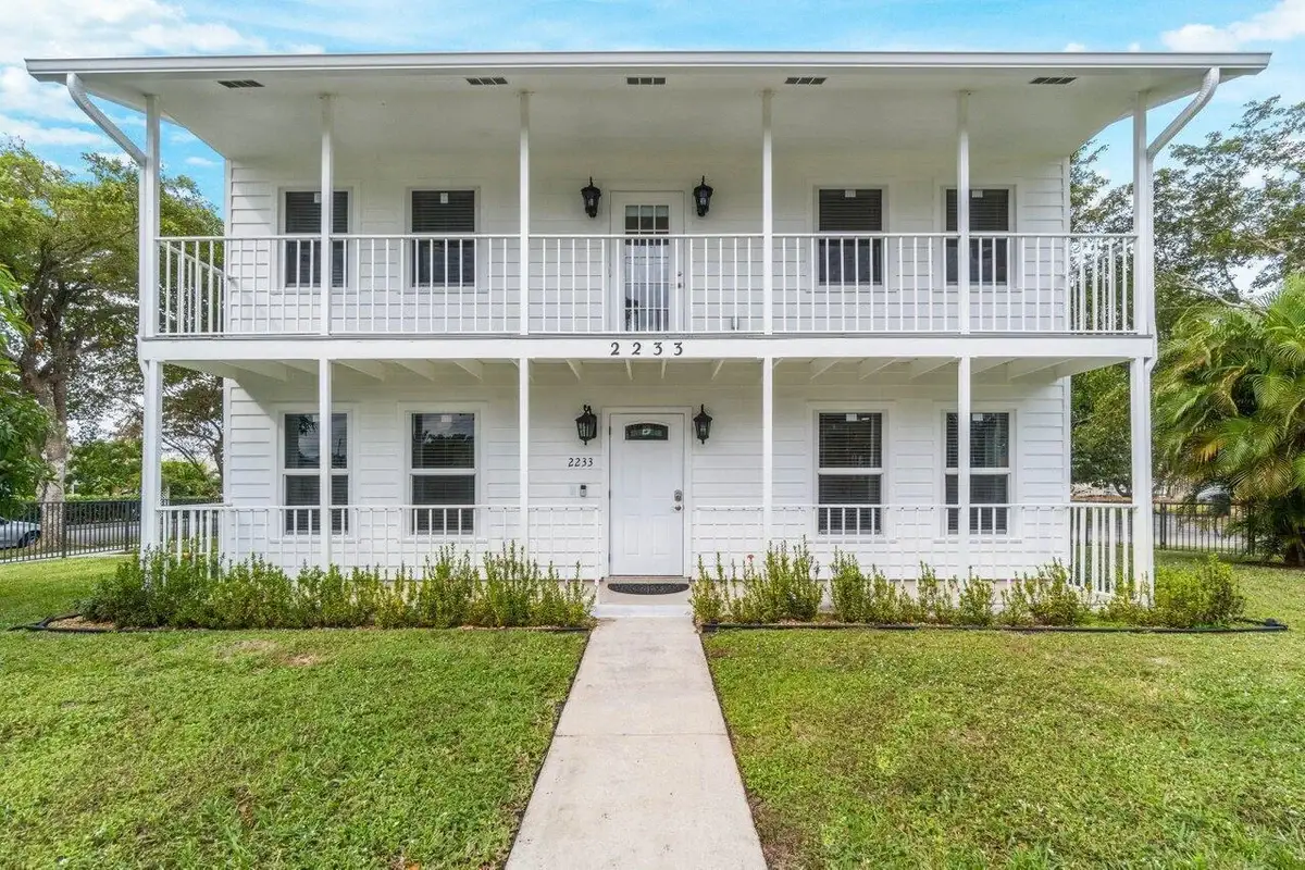2233 Dock St, West Palm Beach: photo 1 of 53