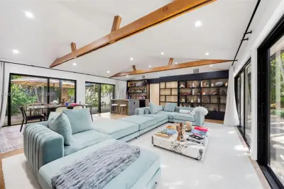 3775 S Le Jeune Rd, Miami: photo 1 of 27