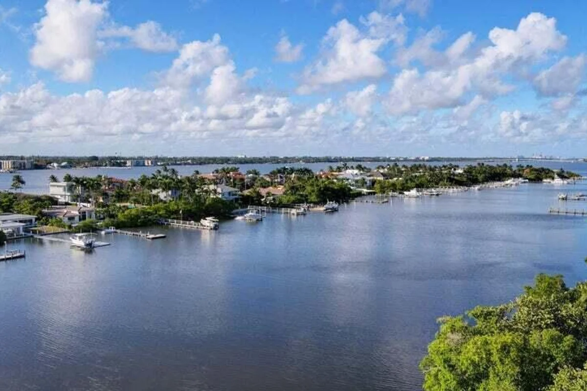 3589 S Ocean Blvd #614, South Palm Beach: photo 1 of 24