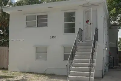 3376 NW 49th St, Miami: photo 1 of 18