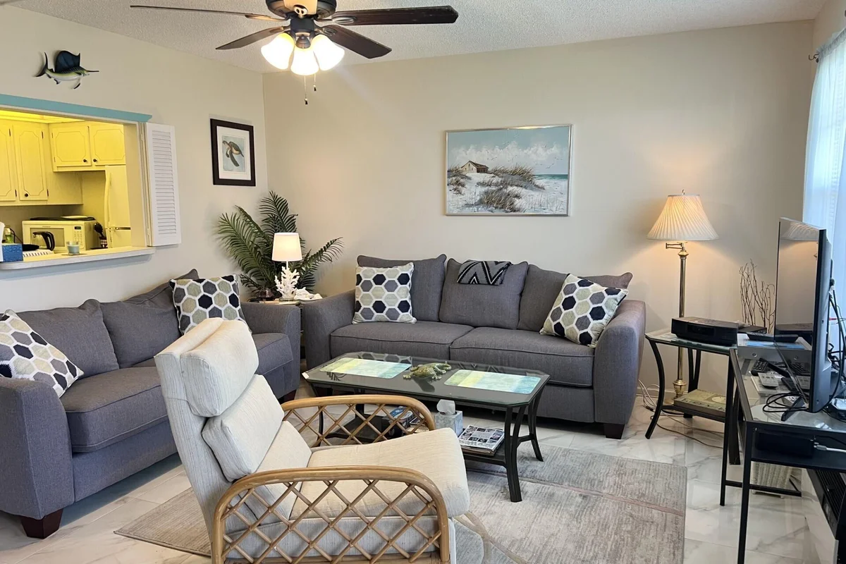 3 Islewood A, Deerfield Beach: photo 1 of 42