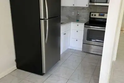 700 NW 3rd Ave #1-8, Fort Lauderdale: photo 1 of 8