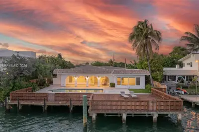 1690 Daytonia Rd, Miami Beach: photo 1 of 88