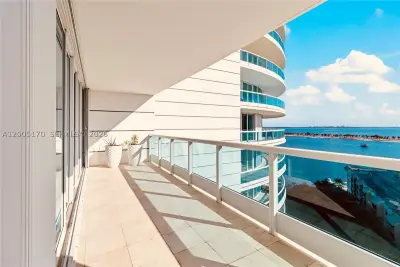 2127 Brickell Ave #1505, Miami: photo 1 of 39