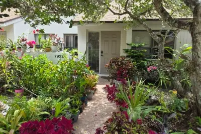 7922 NW 10th St, Plantation: photo 1 of 12
