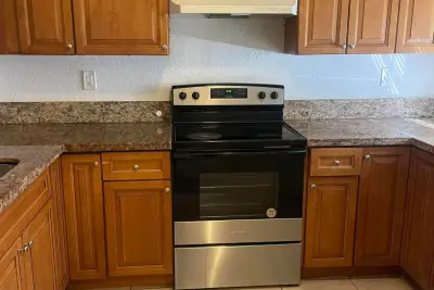 8249 Fairway Rd, Sunrise: photo 1 of 10