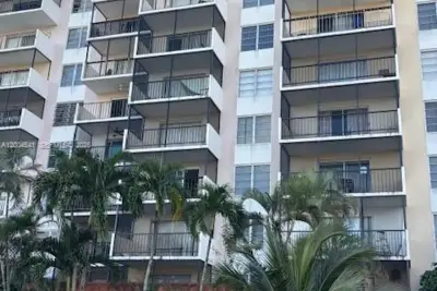 4174 Inverrary Dr #914, Lauderhill: photo 1 of 13