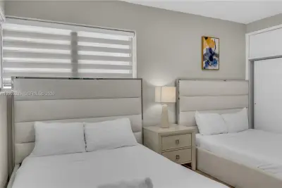 10006 E Bay Harbor Dr #15, Bay Harbor Islands: photo 1 of 19