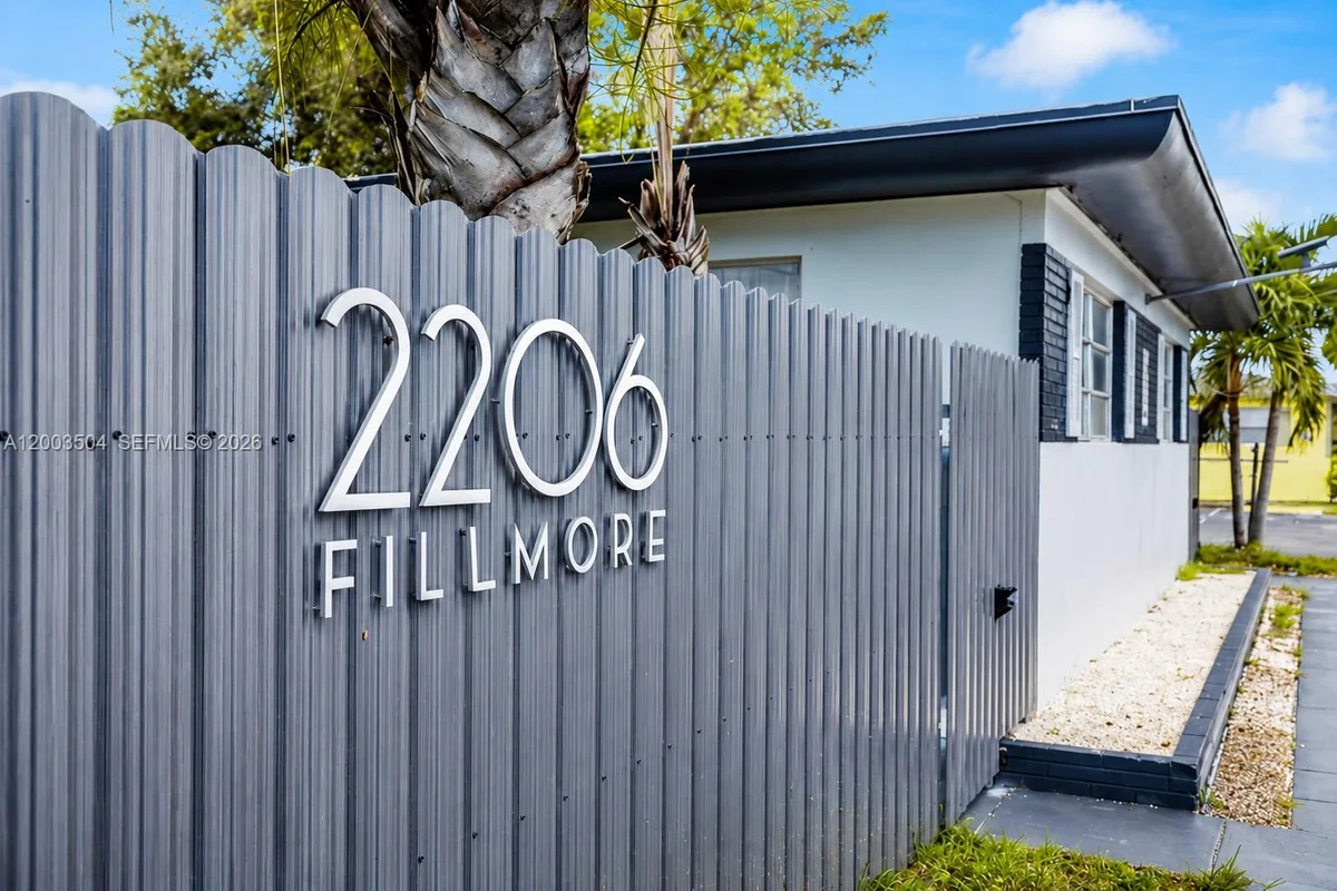 2206 Fillmore St #110, Hollywood: photo 1 of 21