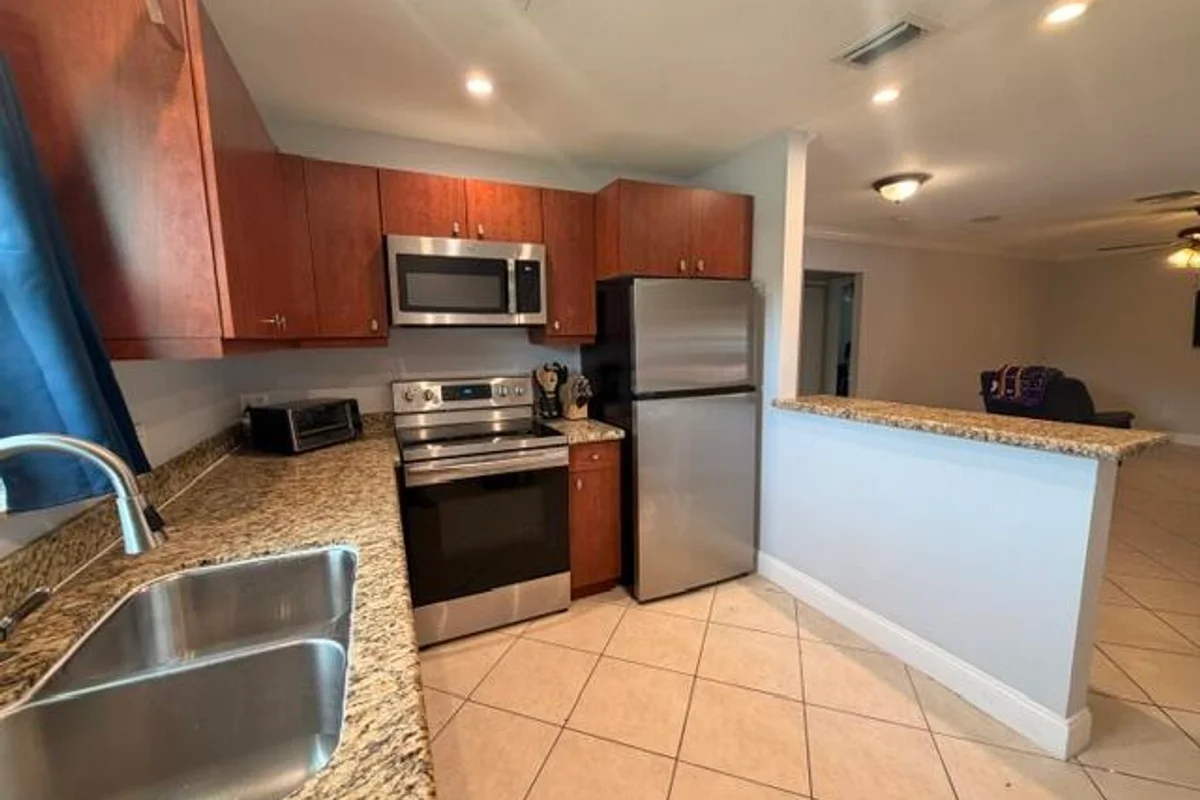 1983 Juno Rd, North Palm Beach: photo 1 of 15