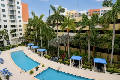 18800 NE 29th Ave #526, Aventura: photo 1 of 7