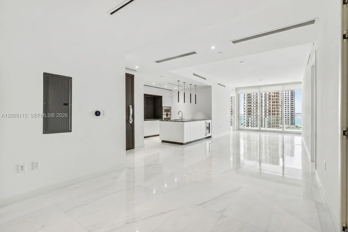 300 Biscayne Blvd Way #1002, Miami: photo 1 of 15