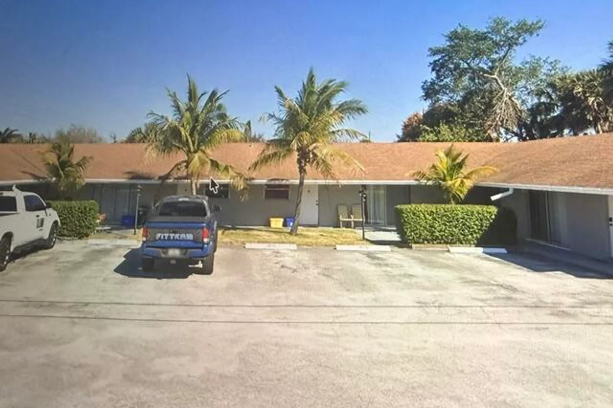 1967 Juno Rd, North Palm Beach: photo 1 of 1