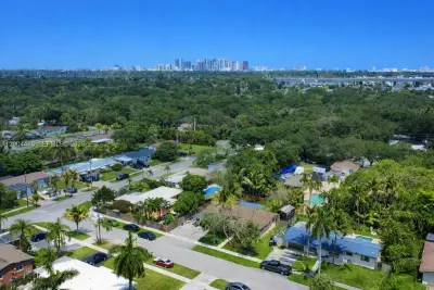 2048 SW 27th Ave, Fort Lauderdale: photo 1 of 34