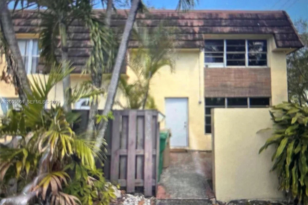 3820 SW 60th Ter #1, Davie: photo 1 of 8