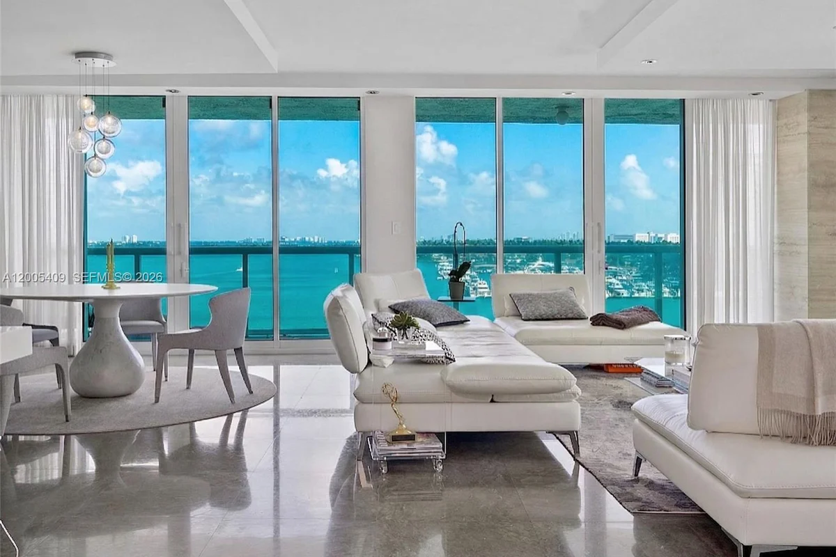 10 Venetian Way #804, Miami Beach: photo 1 of 30