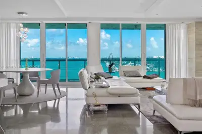 10 Venetian Way #804, Miami Beach: photo 1 of 30