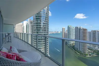 200 Biscayne Boulevard Way #3407, Miami: photo 1 of 36