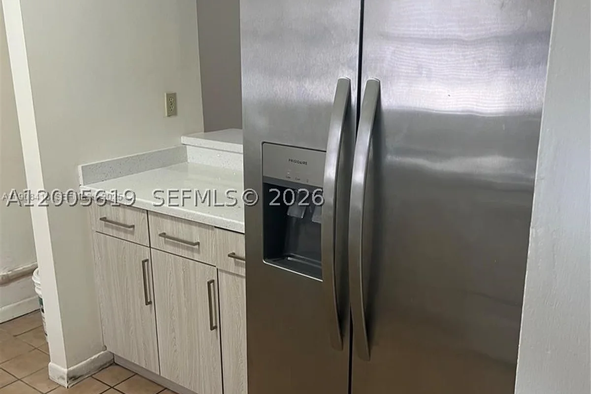 2255 W 55th St #2, Hialeah: photo 1 of 11