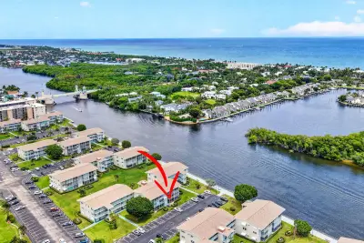 370 Horizon St E #107, Boynton Beach: photo 1 of 58