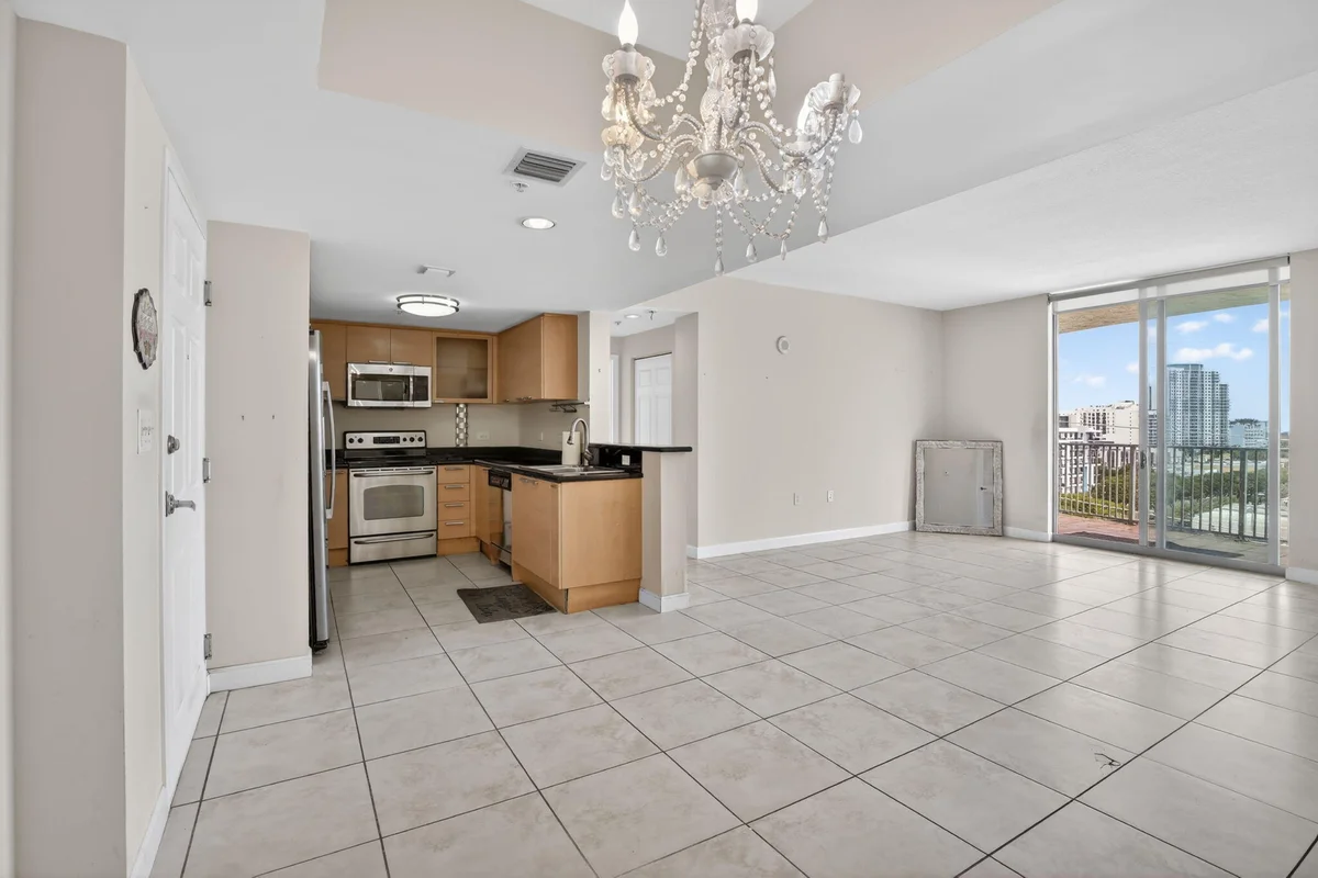 140 S Dixie Hwy #819, Hollywood: photo 1 of 55