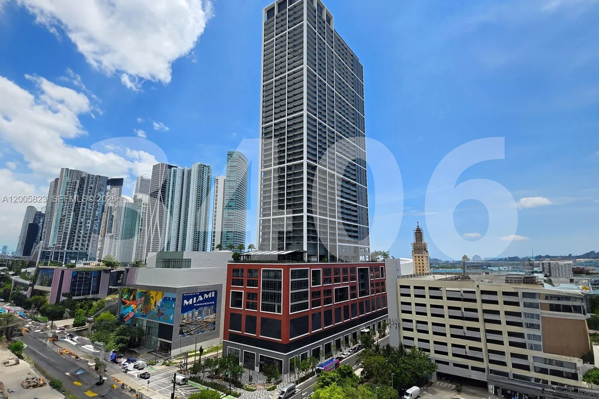159 NE 6th St #3406, Miami: photo 1 of 19