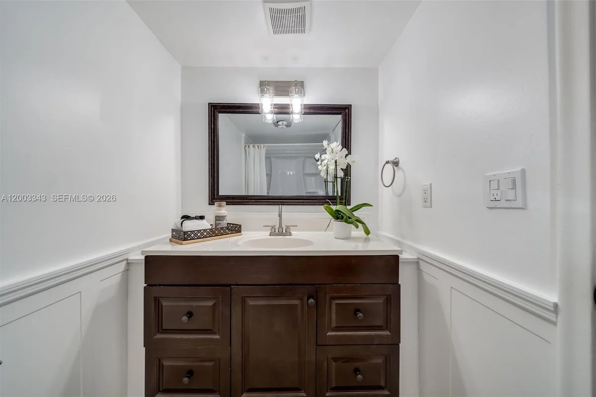 4770 NW 21st St #208, Lauderhill: photo 1 of 23