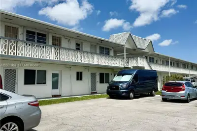 11 NE 204th St #23, Miami Gardens: photo 1 of 13