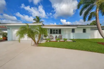 380 SE 5th Ave, Pompano Beach: photo 1 of 58