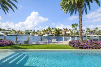 1605 SE 9th St, Fort Lauderdale: photo 1 of 28