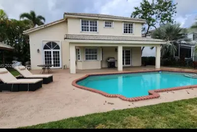 9309 SW 166th Ct, Miami: photo 1 of 10