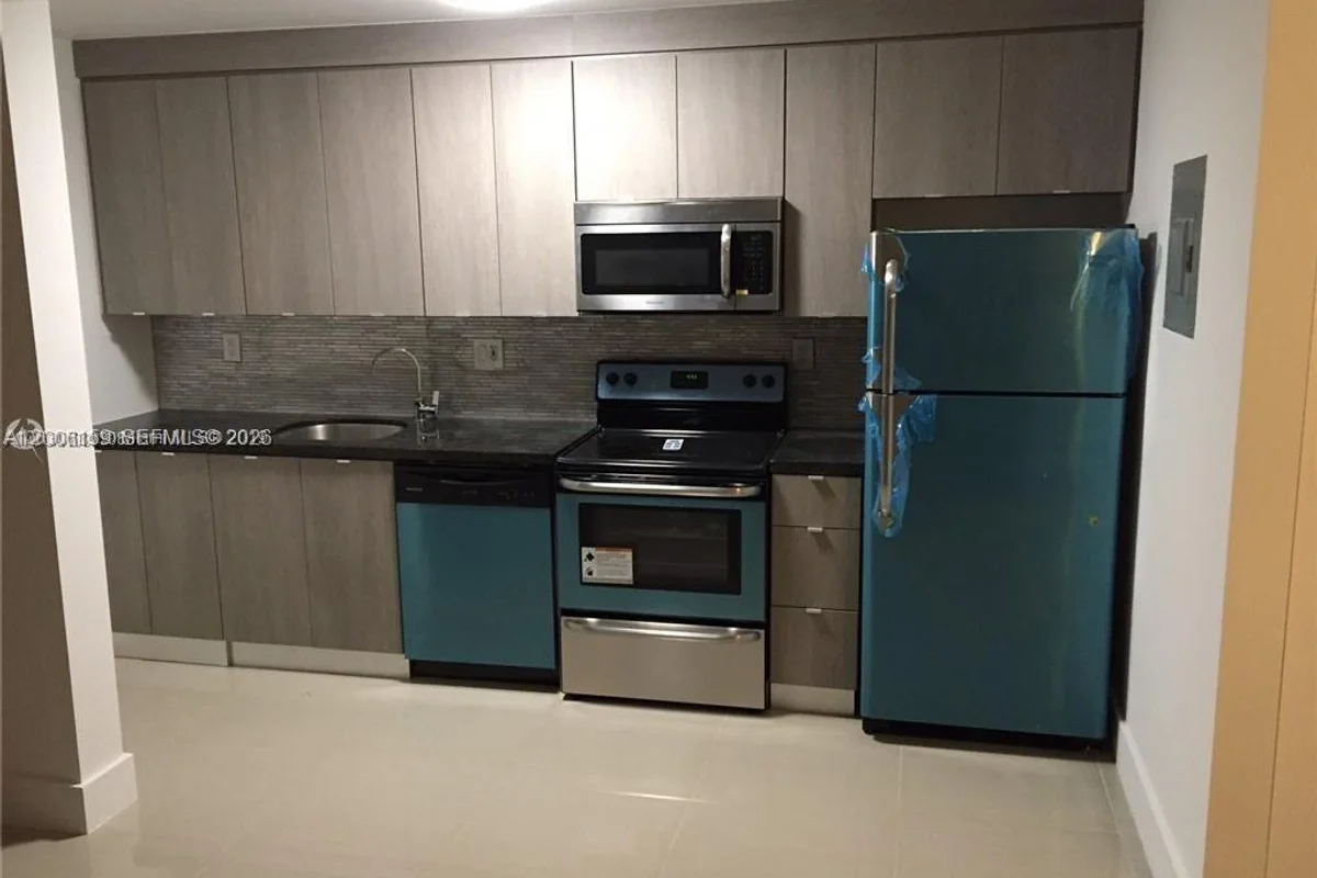 4110 NW 79th Ave #1B, Doral: photo 1 of 9