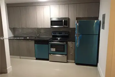 4110 NW 79th Ave #1B, Doral: photo 1 of 9