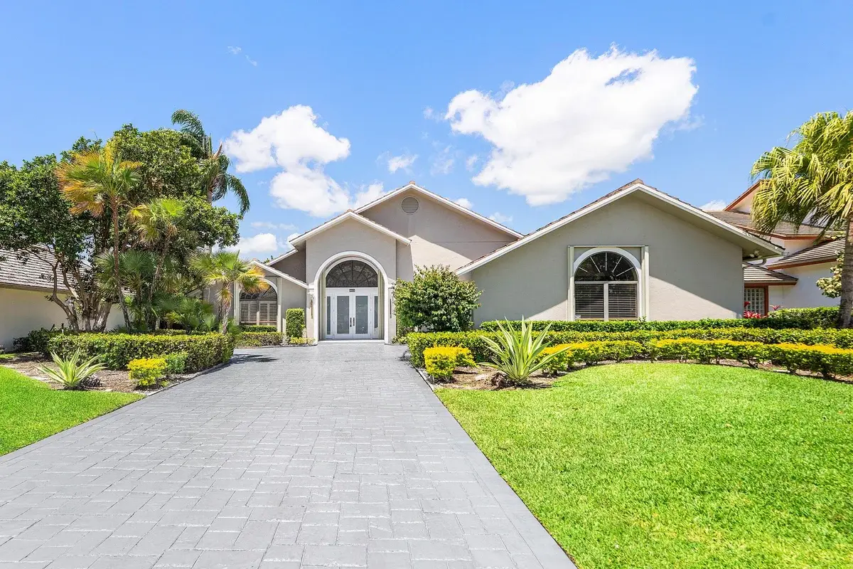 6415 Brandon St, Palm Beach Gardens: photo 1 of 55