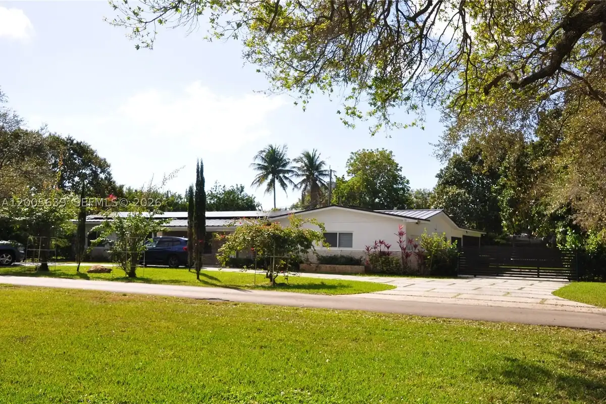 7400 SW 116th St, Pinecrest: photo 1 of 33