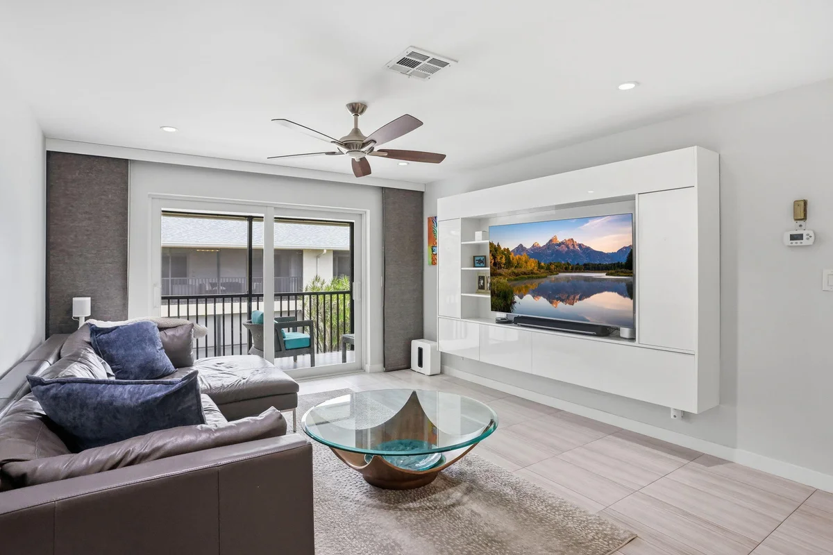 807 NE 1st St #6w, Delray Beach: photo 1 of 29
