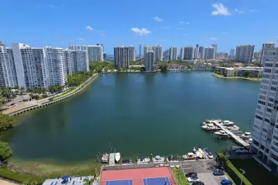 2750 NE 183rd St #2010, Aventura: photo 1 of 29